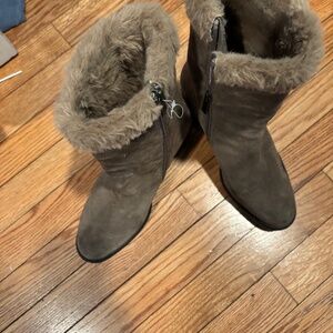 Aquatalia 100% Genuine Shearling Lined Suede Boots